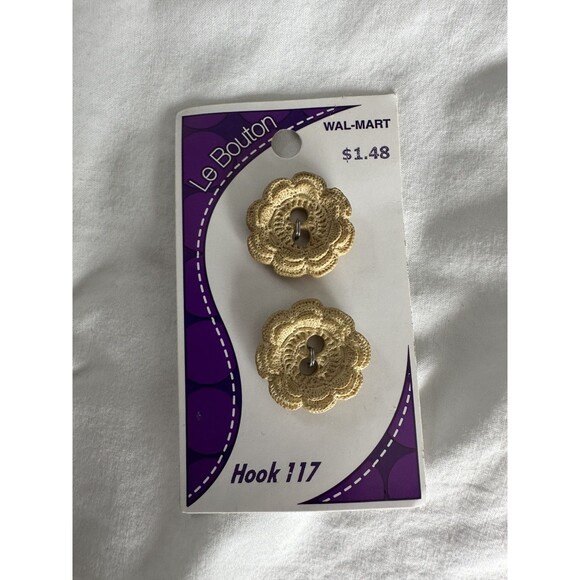 Le Bouton Buttons Mixed Lot 18 Buttons 2-Hole 4-Hole Sew Through - Picture 2 of 13